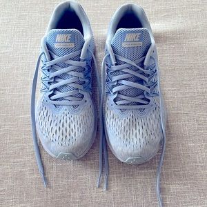 Nike Zoom Winflo 5’s Size 6.5